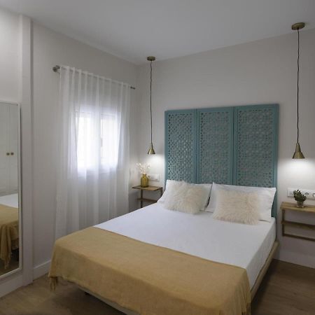 Beautiful Blue Triana Apartment Севиля Екстериор снимка