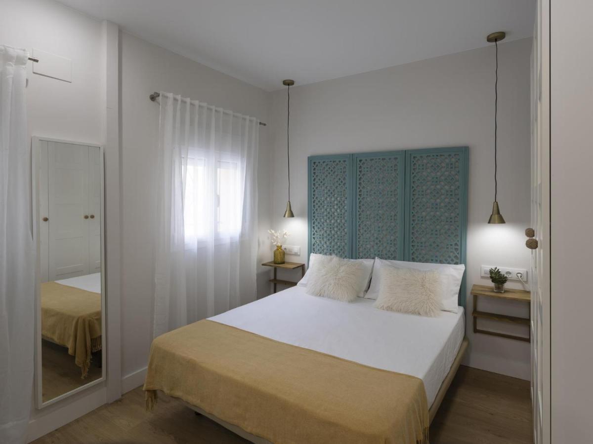 Beautiful Blue Triana Apartment Севиля Екстериор снимка