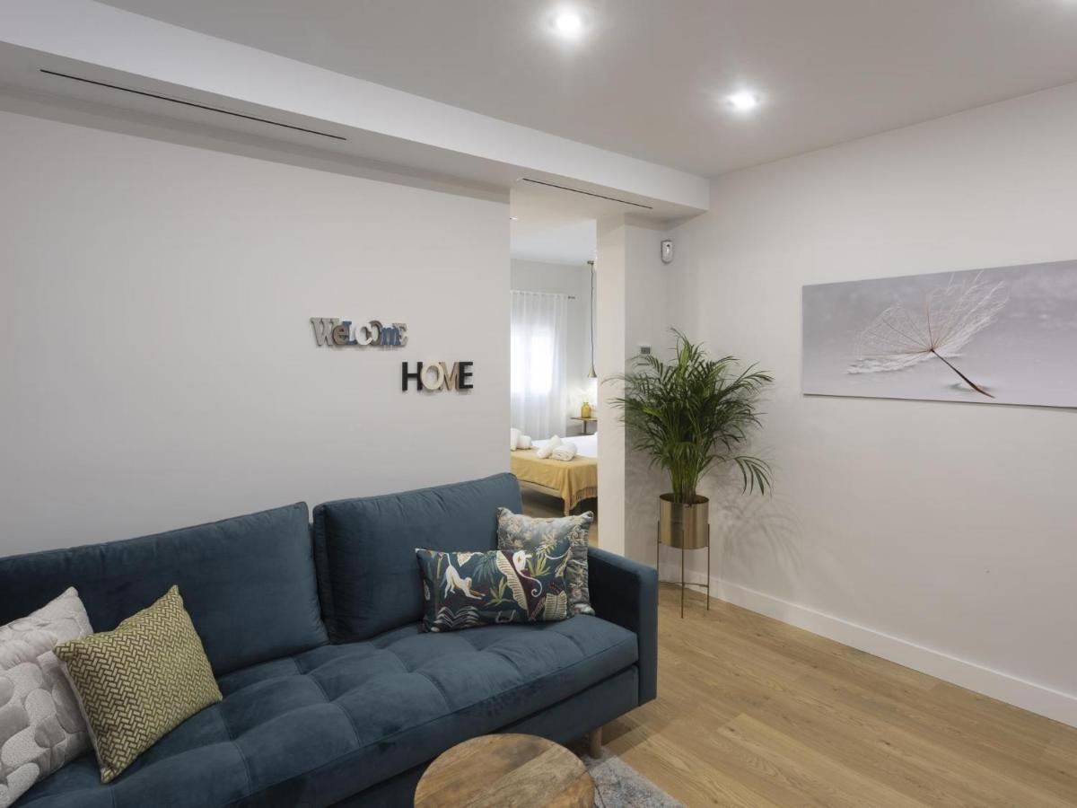 Beautiful Blue Triana Apartment Севиля Екстериор снимка