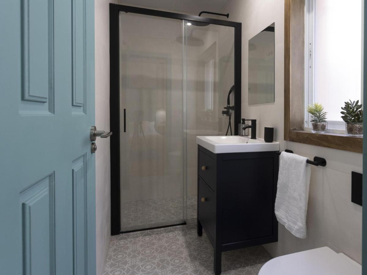 Beautiful Blue Triana Apartment Севиля Екстериор снимка