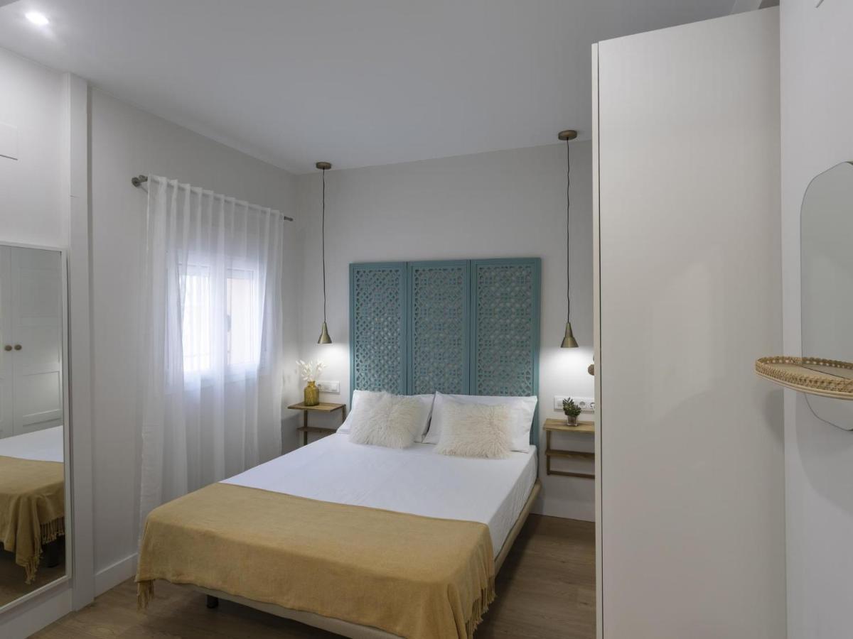 Beautiful Blue Triana Apartment Севиля Екстериор снимка
