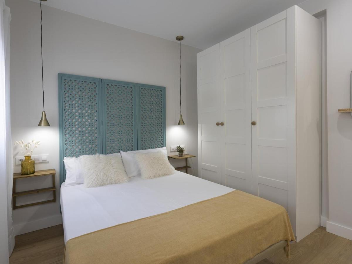 Beautiful Blue Triana Apartment Севиля Екстериор снимка