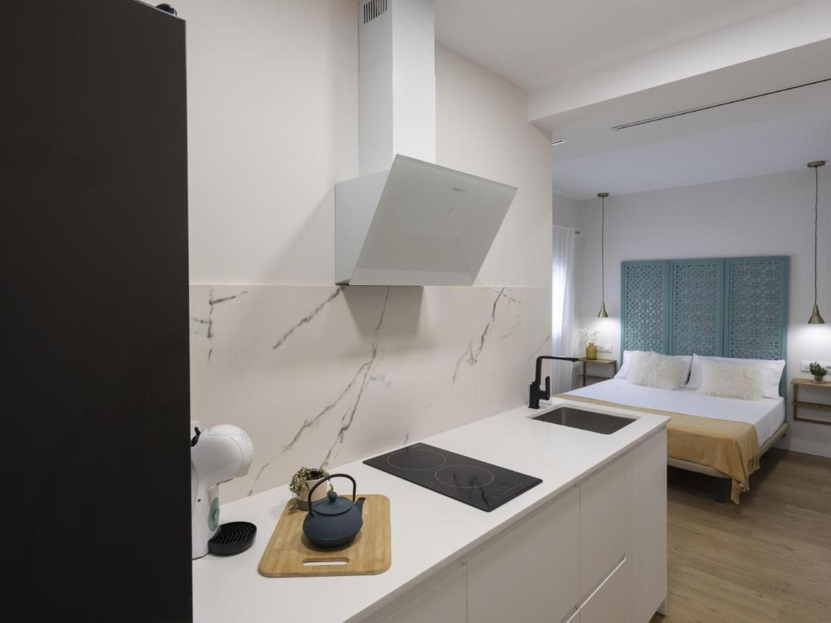 Beautiful Blue Triana Apartment Севиля Екстериор снимка