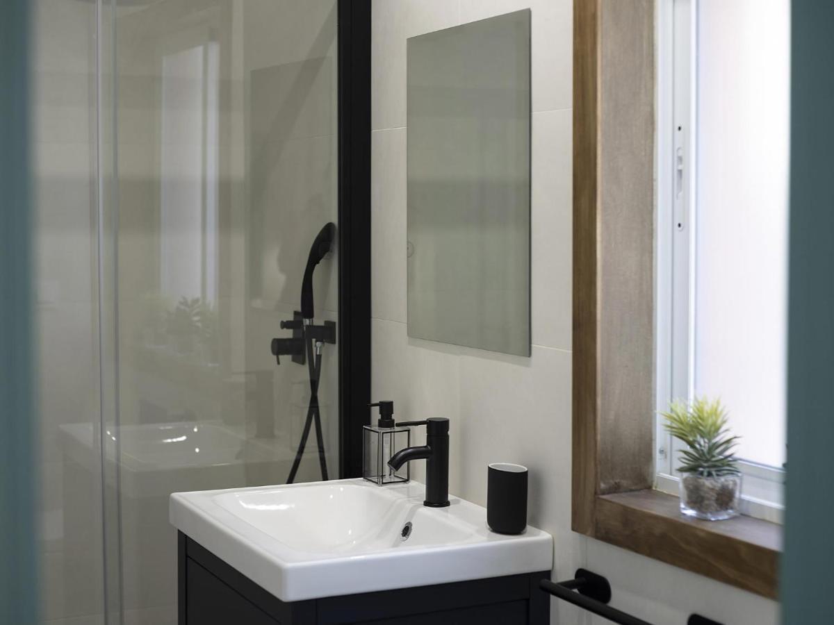 Beautiful Blue Triana Apartment Севиля Екстериор снимка